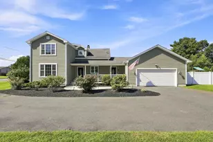 8 Caddyshack Dr, Chicopee, MA 01020 - Photo 1
