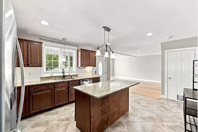 8 Caddyshack Dr, Chicopee, MA 01020 - Photo 8