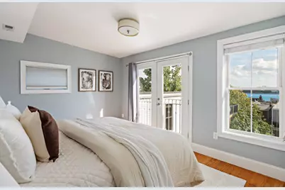 413 E 7th St #2, Boston, MA 02127 - Photo 18