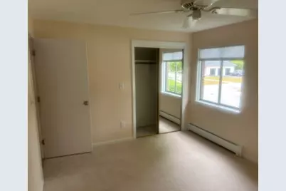 8 Hallmark Gdns #5, Burlington, MA 01803 - Photo 2