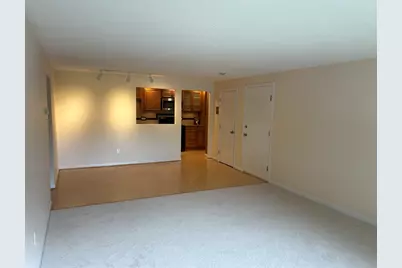 8 Hallmark Gdns #5, Burlington, MA 01803 - Photo 10