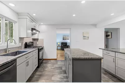 33 Woodland Rd, Rochester, MA 02770 - Photo 2