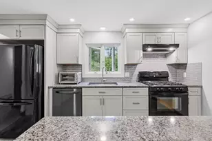 33 Woodland Rd, Rochester, MA 02770 - Photo 12