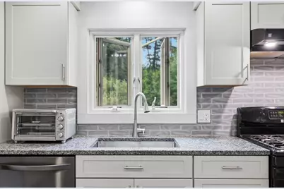 33 Woodland Rd, Rochester, MA 02770 - Photo 14
