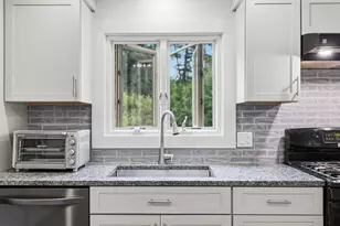 33 Woodland Rd, Rochester, MA 02770 - Photo 14