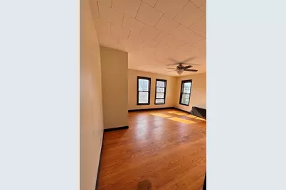 13 Dexter St, Holyoke, MA 01040 - Photo 14