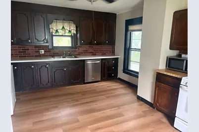 13 Dexter St, Holyoke, MA 01040 - Photo 10