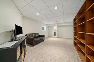 21 Elmwood Rd, Wellesley, MA 02481 - Photo 30