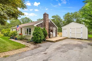 19 Essex Rd, Mashpee, MA 02649 - Photo 2