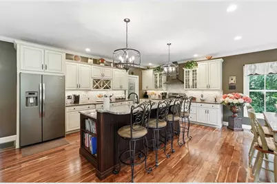 406 N Liberty St, Belchertown, MA 01007 - Photo 6