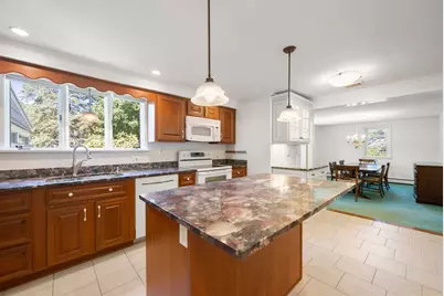 4 Carson Rd, Woburn, MA 01801 - Photo 18