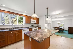 4 Carson Rd, Woburn, MA 01801 - Photo 18
