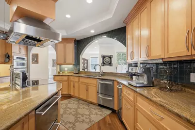 8 Longmeadow Rd, Newton, MA 02459 - Photo 10