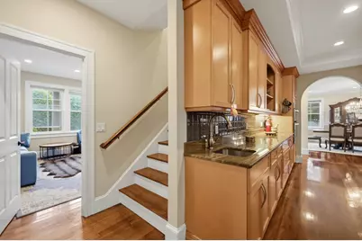 8 Longmeadow Rd, Newton, MA 02459 - Photo 12