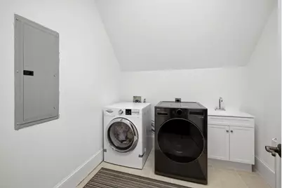 8 Longmeadow Rd, Newton, MA 02459 - Photo 22