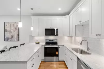 9 Downer Ct #6, Boston, MA 02122 - Photo 2