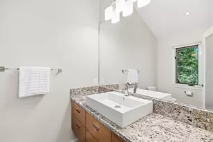 40 Warren St, Newton, MA 02459 - Photo 26
