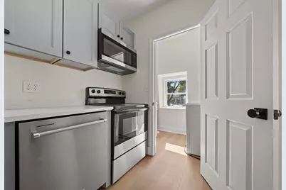 16 Lafayette St #2, Wakefield, MA 01880 - Photo 4