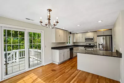 7 Nirvana Dr, Saugus, MA 01906 - Photo 2