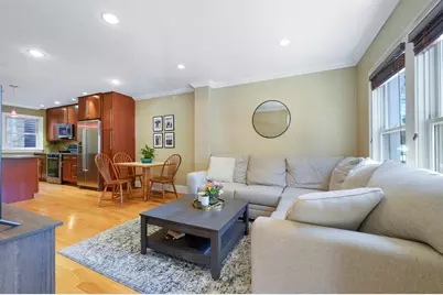 208-210 W 7th St #1, Boston, MA 02127 - Photo 8