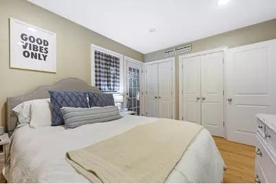 208-210 W 7th St #1, Boston, MA 02127 - Photo 12