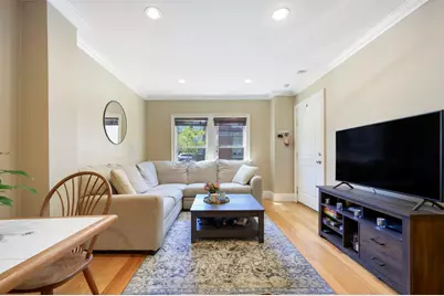 208-210 W 7th St #1, Boston, MA 02127 - Photo 2