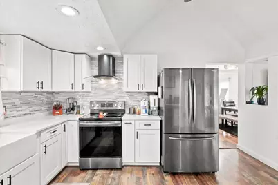 25 Orient St, Worcester, MA 01604 - Photo 4