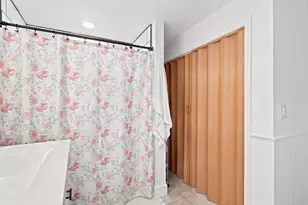 25 Orient St, Worcester, MA 01604 - Photo 24