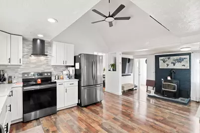25 Orient St, Worcester, MA 01604 - Photo 2