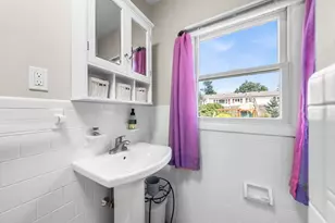 24 Kennedy St, Dartmouth, MA 02747 - Photo 26