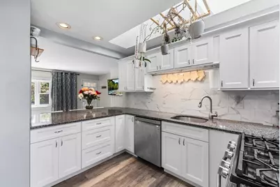 24 Kennedy St, Dartmouth, MA 02747 - Photo 10