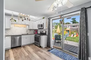 24 Kennedy St, Dartmouth, MA 02747 - Photo 8