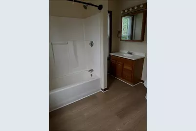 47 Lincoln St, Webster, MA 01570 - Photo 10