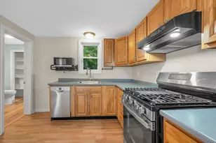 115 Sladen St, Dracut, MA 01826 - Photo 4