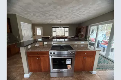81 N Main St, Bellingham, MA 02019 - Photo 8