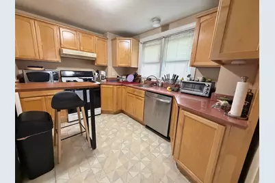 5 Cottage Ln #1, Watertown, MA 02472 - Photo 4