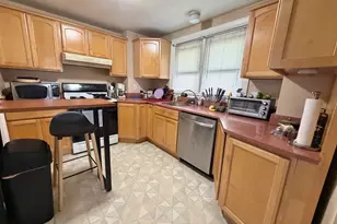 5 Cottage Ln, Watertown, MA 02472 - Photo 4