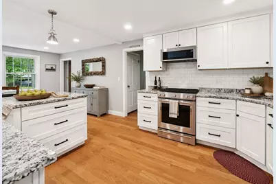 185 Marked Tree Rd, Holliston, MA 01746 - Photo 4