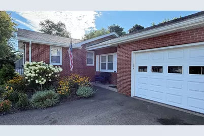 229 McCarthy Ave, Chicopee, MA 01020 - Photo 4