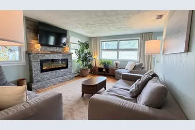 229 McCarthy Ave, Chicopee, MA 01020 - Photo 10