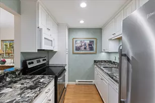 34 Glen Devin St, Amesbury, MA 01913 - Photo 10