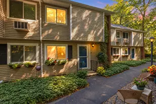 34 Glen Devin St, Amesbury, MA 01913 - Photo 2
