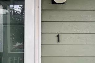 18 Suffolk St, Chelsea, MA 02150 - Photo 8