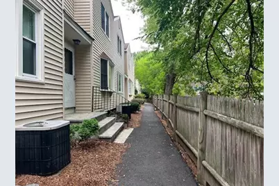 126 Willard Street #I, Lowell, MA 01850 - Photo 2
