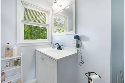 51 Mechanic St, Bellingham, MA 02019 - Photo 30