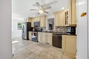 51 Mechanic St, Bellingham, MA 02019 - Photo 10