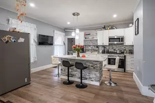 72 Mt Vernon St, Fitchburg, MA 01420 - Photo 2