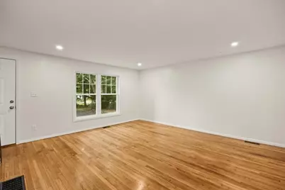 1088 Middleboro Ave, Taunton, MA 02718 - Photo 16
