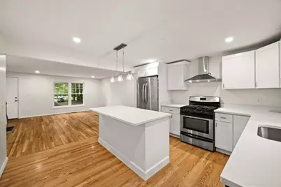 1088 Middleboro Ave, Taunton, MA 02718 - Photo 12