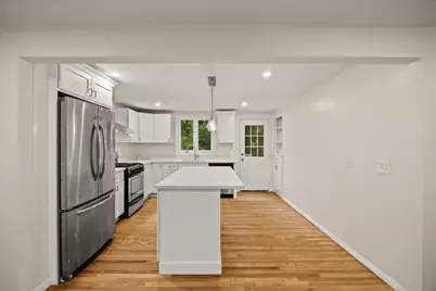 1088 Middleboro Ave, Taunton, MA 02718 - Photo 8